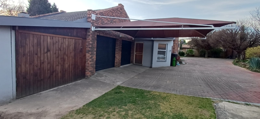 To Let 5 Bedroom Property for Rent in La Provance Free State